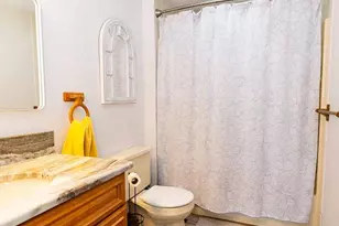 21 Chesterfield Ave, Warwick, RI 02889 - Photo 12