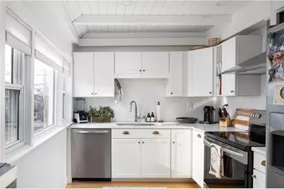 22 Dearborn Street #2, Newport, RI 02840 - Photo 2