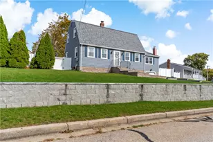 136 Silverwood Ln, West Warwick, RI 02893 - Photo 2