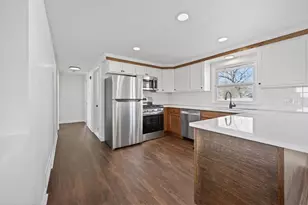 69 W View Ave, Cranston, RI 02920 - Photo 8