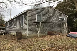 41 Enfield Ave, North Kingstown, RI 02852 - Photo 2