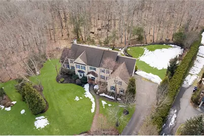 25 Hoyer Court, East Greenwich, RI 02818 - Photo 2