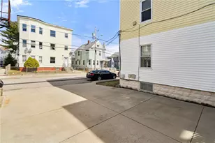 79 W Cole St, Pawtucket, RI 02860 - Photo 20