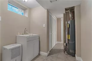 98 Butler Ave, Providence, RI 02906 - Photo 28