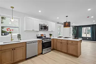19 Newbury St, Providence, RI 02904 - Photo 10