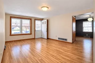 87 Pinehurst Ave, Providence, RI 02908 - Photo 2