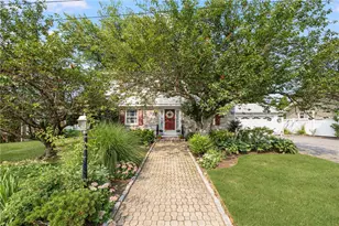 3 Redwood Dr, North Providence, RI 02911 - Photo 2