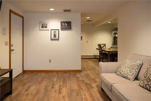 95 Park Pl, Pawtucket, RI 02860 - Photo 4