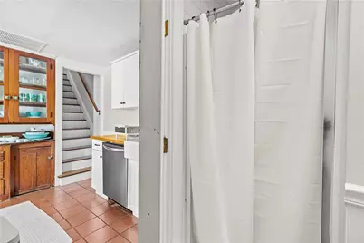 35 Pope Street, Newport, RI 02840 - Photo 14