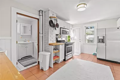 35 Pope Street, Newport, RI 02840 - Photo 12