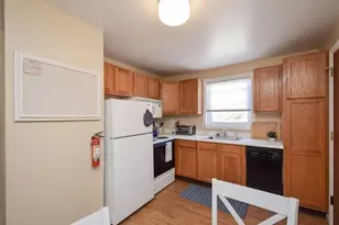 70 Carroll Ave, Newport, RI 02840 - Photo 8