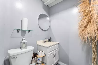 1605 Main Street, West Warwick, RI 02893 - Photo 22