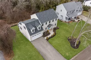 106 S Bay Dr, Narragansett, RI 02882 - Photo 2