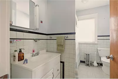 982 York Avenue, Pawtucket, RI 02861 - Photo 16