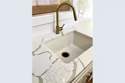 32 East Bowery Street, Newport, RI 02840 - Photo 4