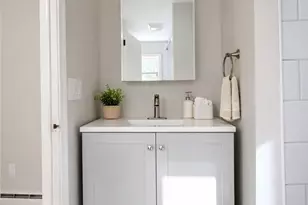 40 Bourne St, Bristol, RI 02809 - Photo 8