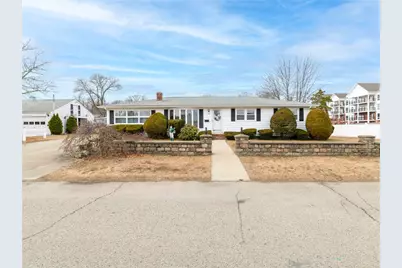 106 Coyle Avenue, East Providence, RI 02916 - Photo 2