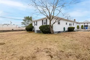 106 Coyle Ave, East Providence, RI 02916 - Photo 30