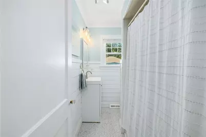 133 Carroll Avenue, Newport, RI 02840 - Photo 18