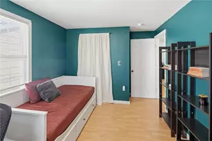 135 Seamans St, Providence, RI 02908 - Photo 32