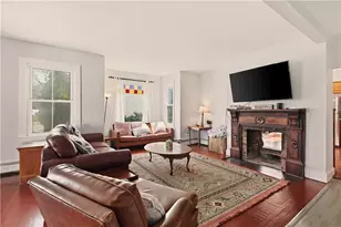22 Summer St, Newport, RI 02840 - Photo 4
