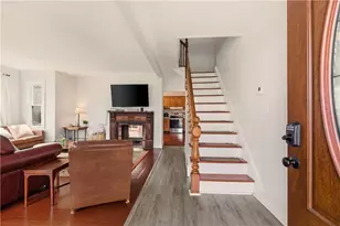 22 Summer St, Newport, RI 02840 - Photo 4