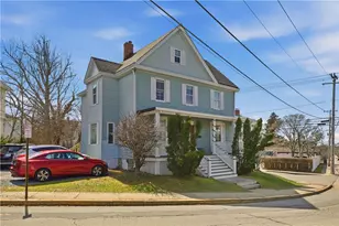 22 Summer St, Newport, RI 02840 - Photo 2