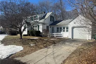 15 Link St, Warwick, RI 02886 - Photo 2