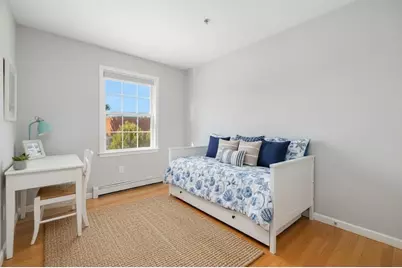 231 Maple Avenue #204, Newport, RI 02840 - Photo 8