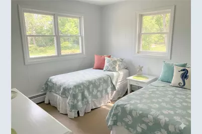 10 Burbank Avenue, Narragansett, RI 02882 - Photo 6