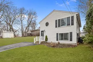 6 Tennyson Rd, Warwick, RI 02888 - Photo 2