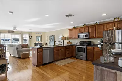 677 Metacom Avenue #64, Bristol, RI 02809 - Photo 10