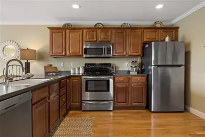 677 Metacom Avenue #64, Bristol, RI 02809 - Photo 8