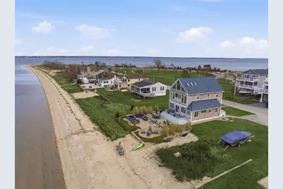 360 Shawomet Avenue, Warwick, RI 02889 - Photo 2