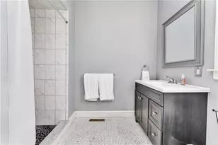 453 Angell St, Providence, RI 02906 - Photo 8