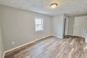 41 Benefit St, Pawtucket, RI 02861 - Photo 12