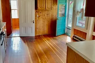 37 Castle St, East Greenwich, RI 02818 - Photo 4