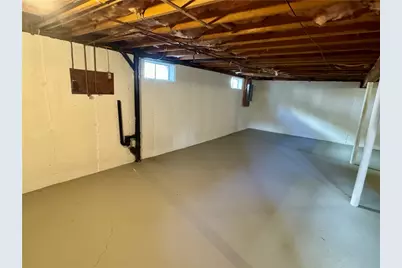 135 Rounds Avenue, East Providence, RI 02915 - Photo 16