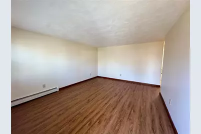 135 Rounds Avenue, East Providence, RI 02915 - Photo 4