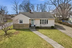 80 Maplecrest Dr, Pawtucket, RI 02861 - Photo 44