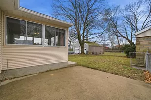 80 Maplecrest Dr, Pawtucket, RI 02861 - Photo 34