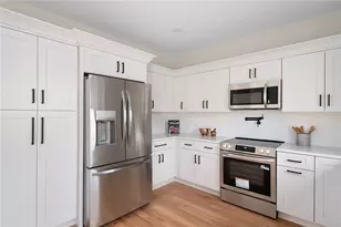 2 Lachance Ave, Warwick, RI 02889 - Photo 4