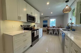 8 Barney St, Newport, RI 02840 - Photo 4