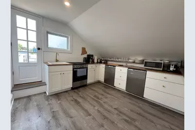 8 Barney Street #3, Newport, RI 02840 - Photo 4