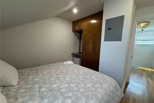 8 Barney St, Newport, RI 02840 - Photo 6