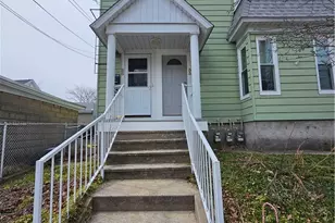 33 Young St, Pawtucket, RI 02860 - Photo 2