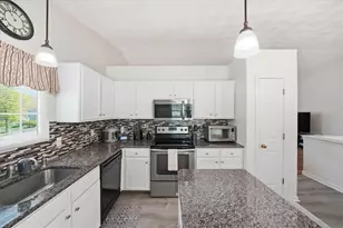 23 Moss Ln, Coventry, RI 02816 - Photo 20