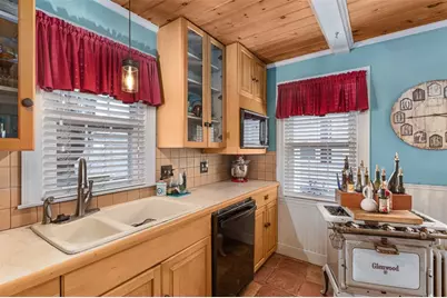 57 Peckham Avenue, North Providence, RI 02908 - Photo 4