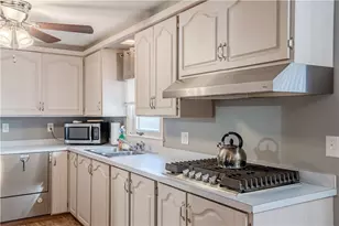 1785 W Shore Rd, Warwick, RI 02889 - Photo 16