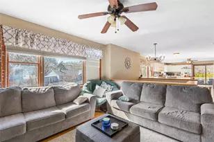 4 Wayne St, Narragansett, RI 02882 - Photo 12